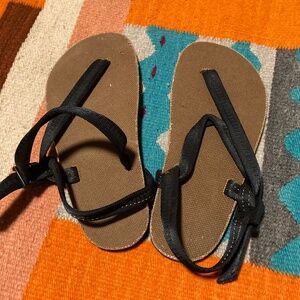 Earth Runner Kids Sandals-- new / never worn